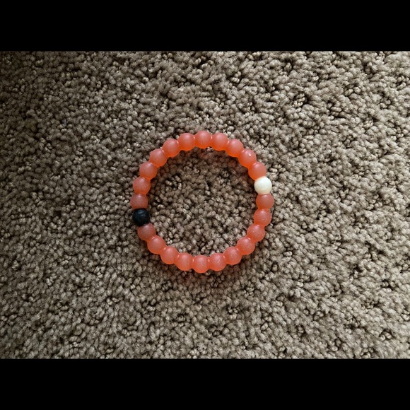 4 lokai bracelets: unisex - Picture 3 of 5